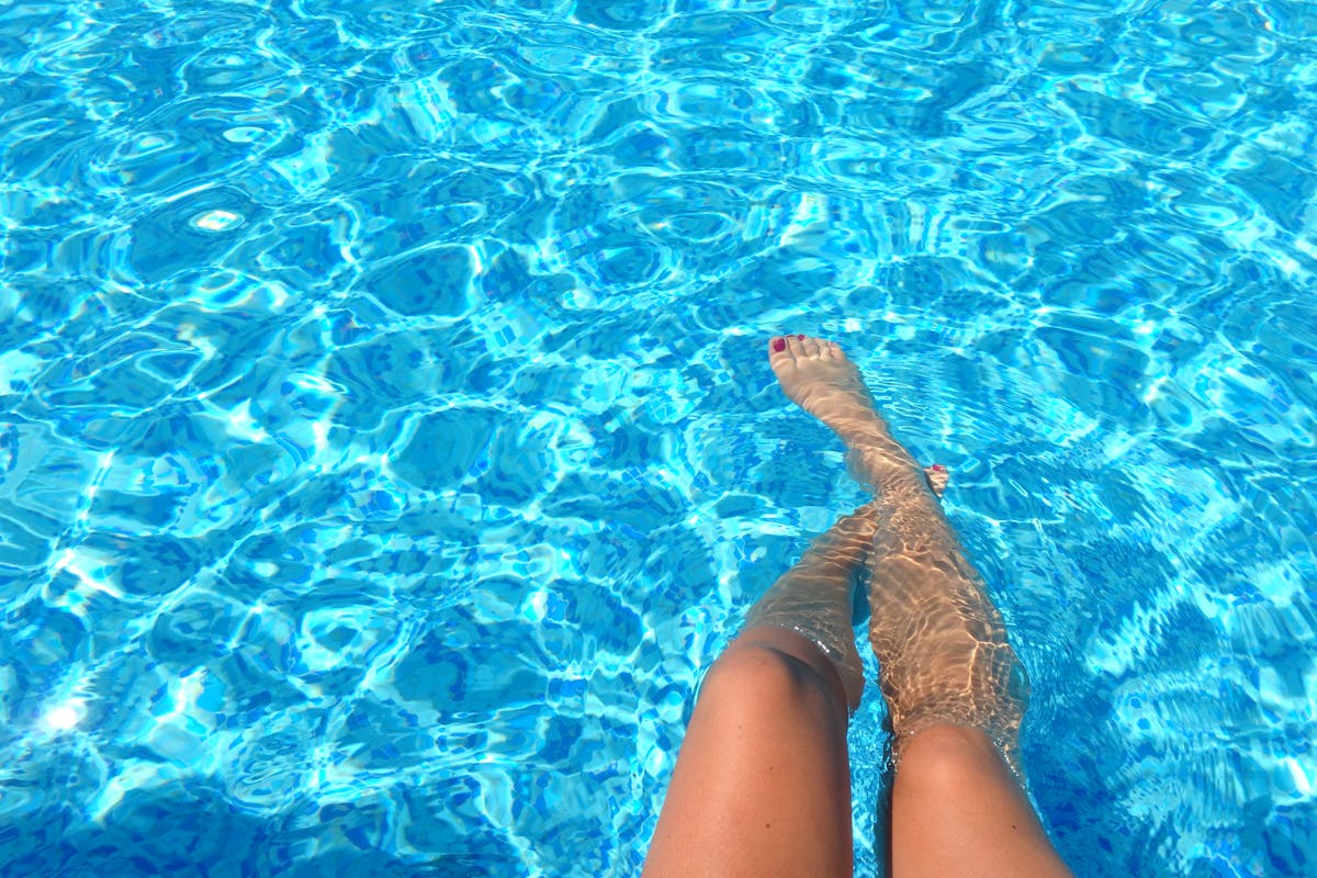 Wie stelle ich den pH-Wert meines Poolwassers richtig ein