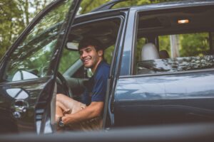 Warum bleibt das Türschloss meines Autos hängen?