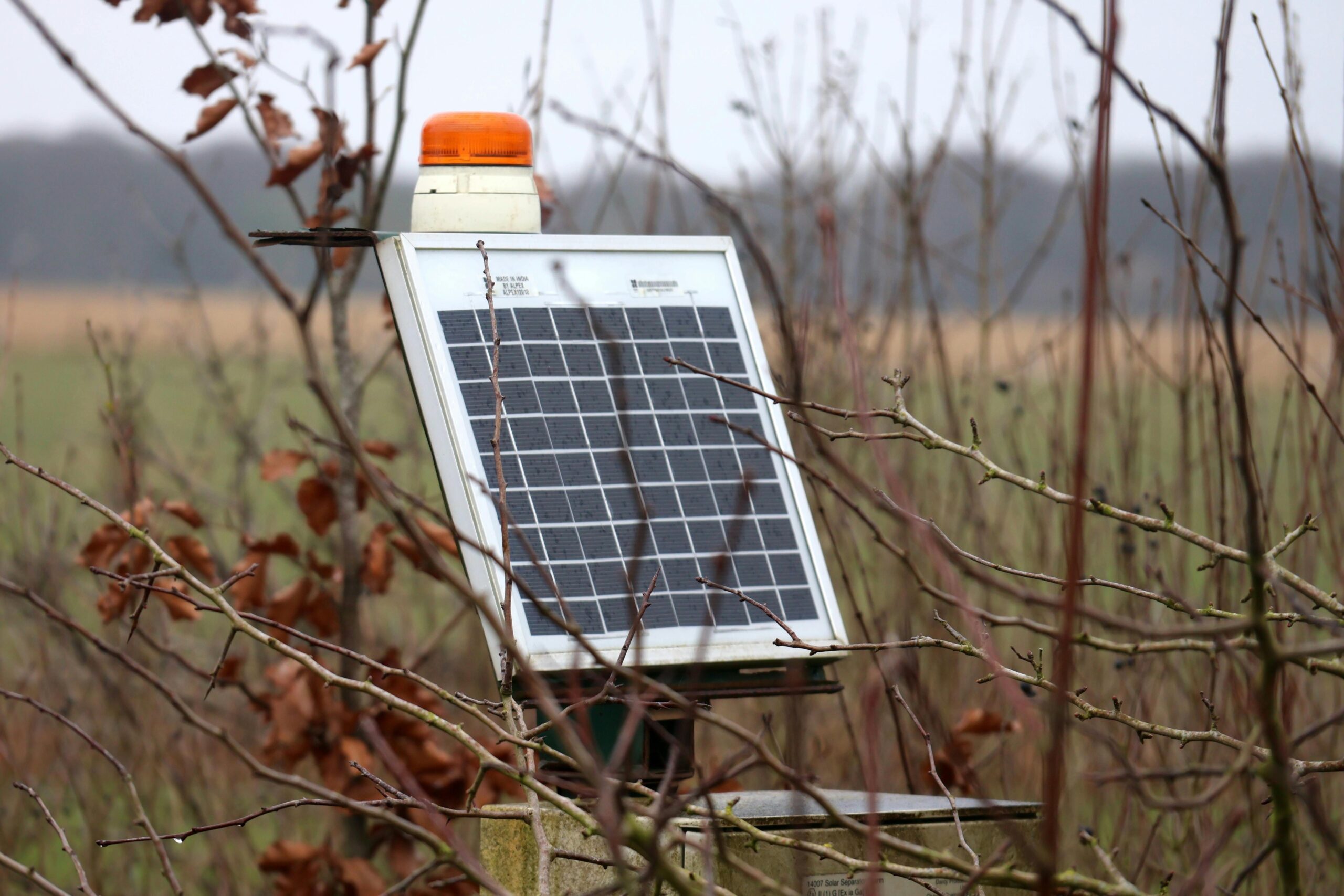 Wie kann ich eine Solarleuchte im Garten installieren?