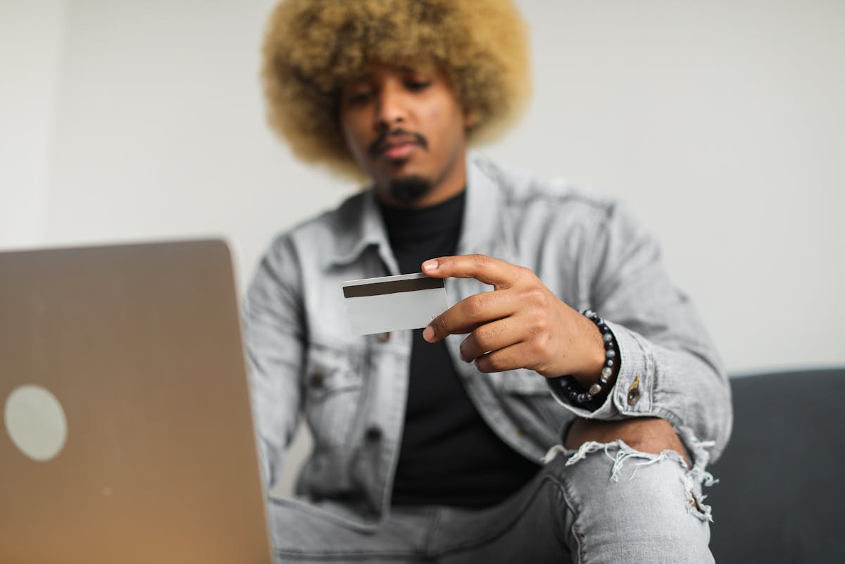 Wie kann ich meine Kreditkartendaten online schützen