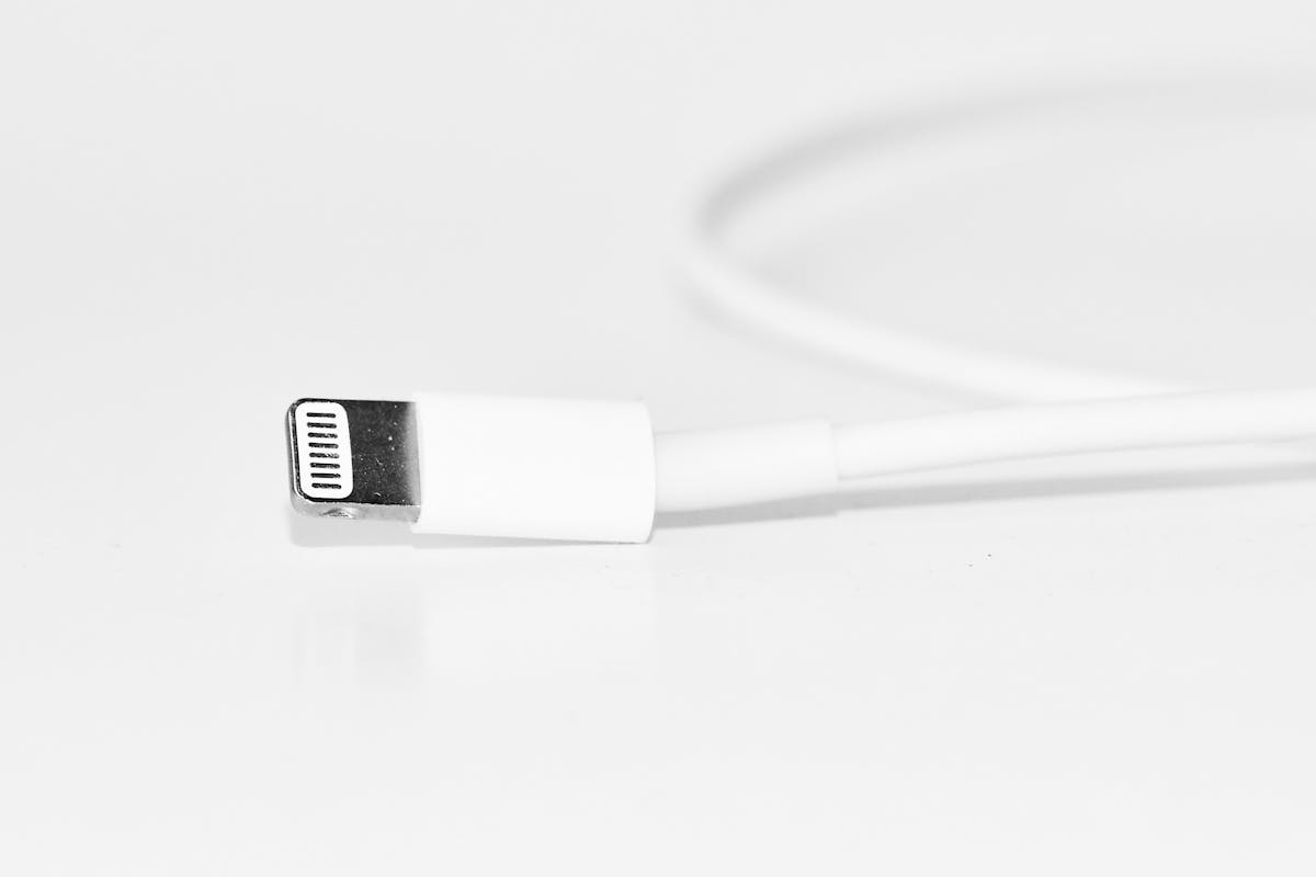 Handy lädt nicht trotz originalem Ladekabel